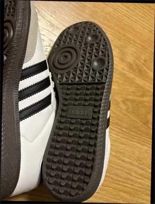 Adidas Samba OG Talla 39 Blancas y Negras