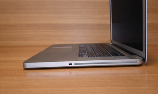 MacBook Pro 15 750GB HDD 8GB RAM (Fine 2011)