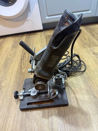 Amoladora Bosch GWS 9-125 con soporte