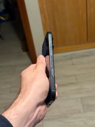 iPhone 16 Pro 128GB Negro Titanio