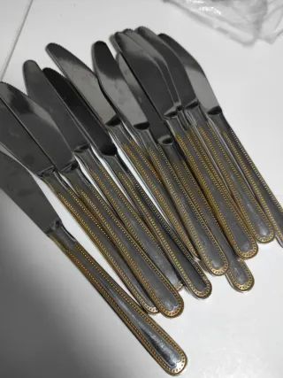 12 Tenedores de Postre Dorados y Plateados