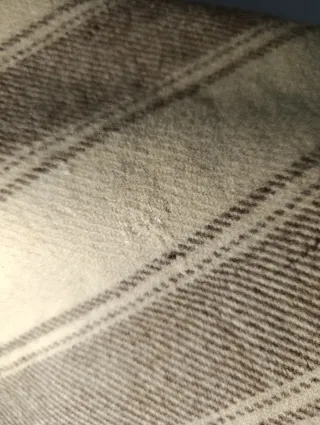 MUY ANTIGUA MANTA DE LANA INDUMENTARIA