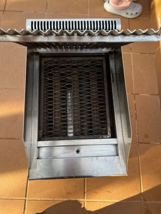 Parrilla/ Barbacoa de piedra volcánica