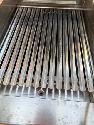 Parrilla/ Barbacoa de piedra volcánica