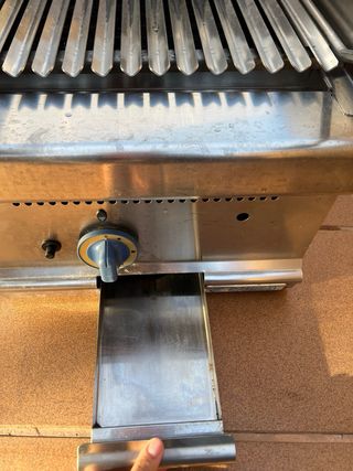 Parrilla/ Barbacoa de piedra volcánica