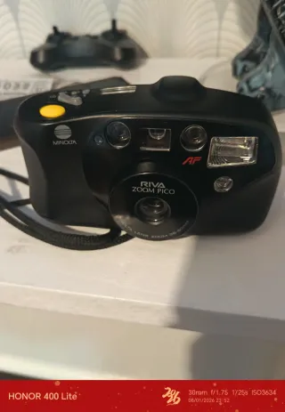 Cámara Minolta Riva Zoom Pico 38-60mm