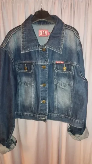 Chaqueta vaquera bordada ave