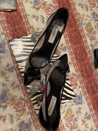 Zapatos Beverly Feldman Beige y Negro Talla 38