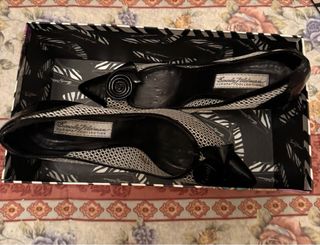 Zapatos Beverly Feldman Beige y Negro Talla 38