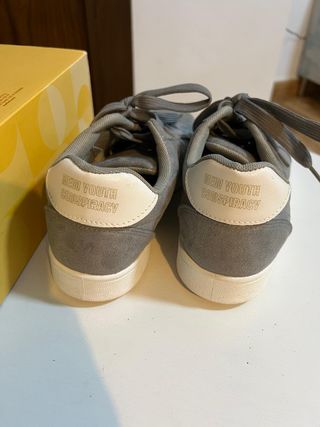 Zapatillas Ante Gris Talle 38