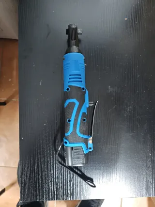 Llave de trinquete eléctrica azul