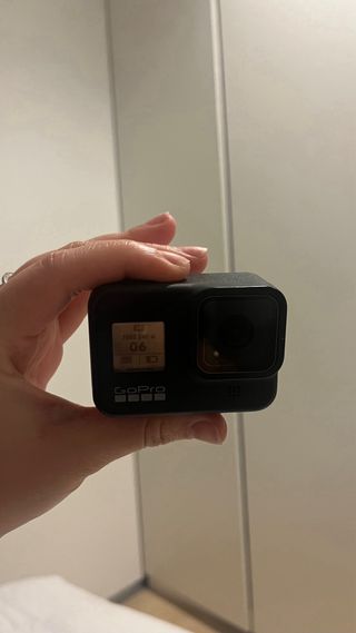 GoPro HERO 8 con accesorios de protección, y etc.