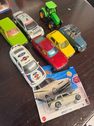Lote Coches Escala 1:43 y Hot Wheels