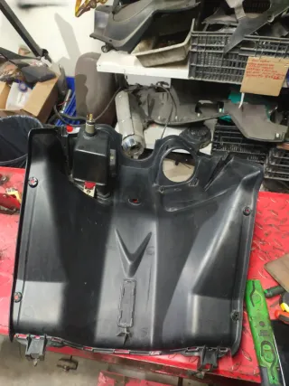 Carenado,contra escudo Daelim S1