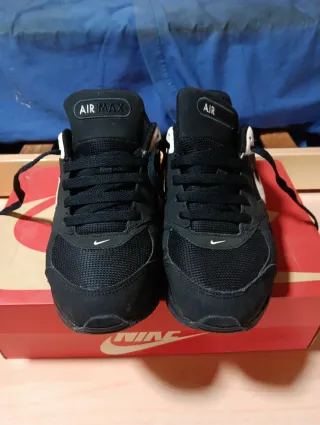 Tenis Nike Air Max IVO (GS) Rojo/Blanco