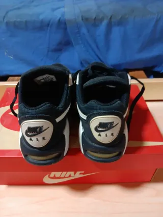 Tenis Nike Air Max IVO (GS) Rojo/Blanco