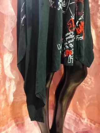 Vestido Desigual Negro con Estampado de algodón