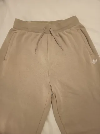 Pantalón chándal Adidas Talla 13-14 Nuevo