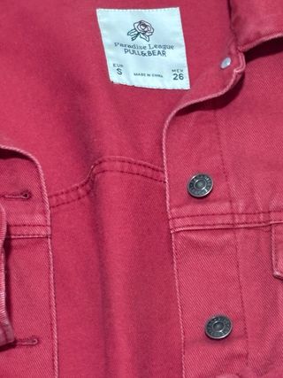 Chaqueta Vaquera Roja Cropped Pull&Bear Talla S