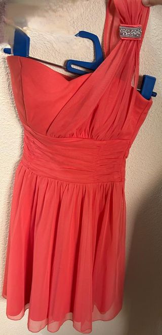 Vestido de fiesta coral
