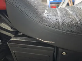 Asiento Harley Davidson 883R