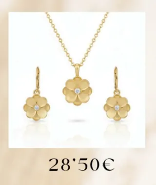 Conjunto de Joyas Flor Dorada con Diamante