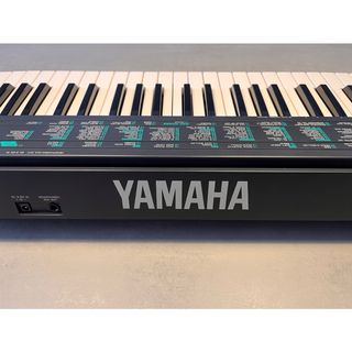 Teclado Electrónico YAMAHA PSR-75