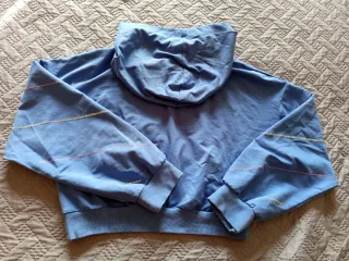 Camisola com capuz azul