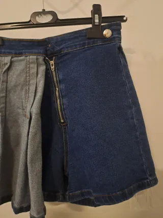 Falda short vaquera plisada