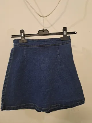 Falda short vaquera plisada