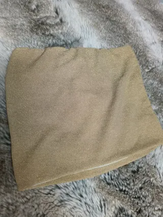 Conjunto Top y Falda Dorada