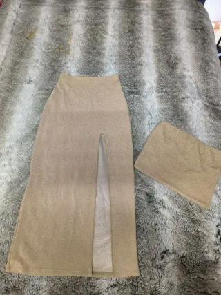 Conjunto Top y Falda Dorada