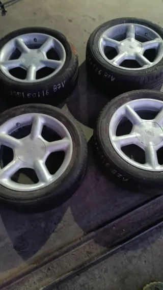 Llantas Ford Escort 205/50/16 et40