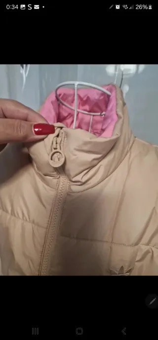 Chaqueta Nike Beige y Rosa.