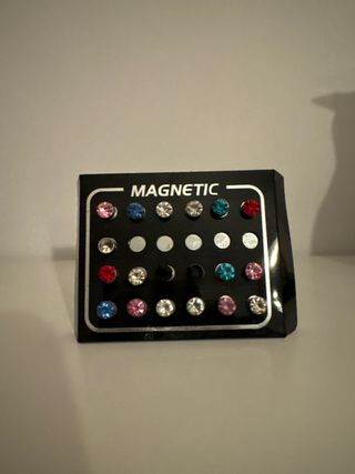 Pendientes Magnéticos con Diamantes de Imitación