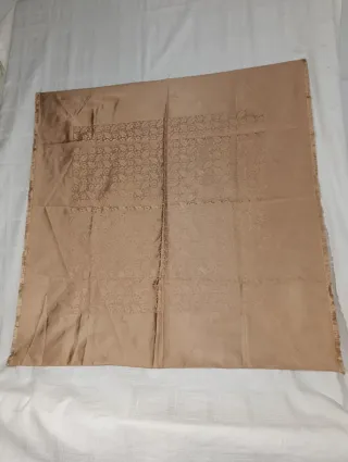 PAÑUELO SIMIL SEDA ADAMASCADA FLORES INDUMENTARIA