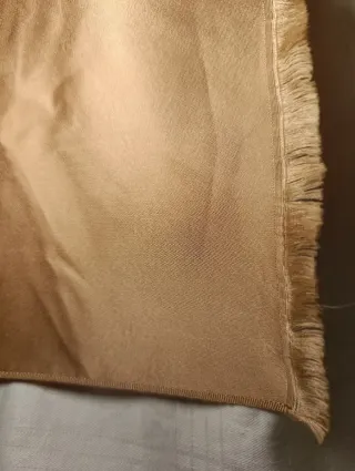 PAÑUELO SIMIL SEDA ADAMASCADA FLORES INDUMENTARIA