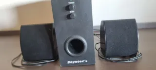 Altavoces Soyntec Negros