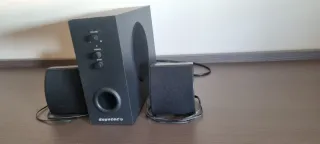Altavoces Soyntec Negros
