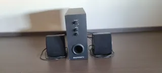 Altavoces Soyntec Negros