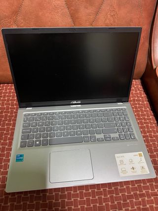 Portátil Asus 8GB/256GB SSD Windows 11 como nuevo
