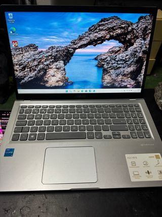 Portátil Asus 8GB/256GB SSD Windows 11 como nuevo