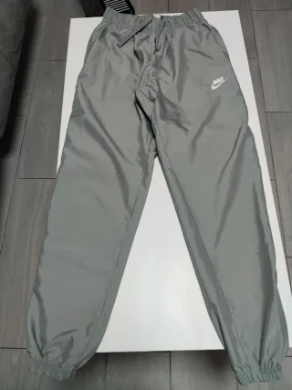 Pantalón deportivo Nike gris chica XS