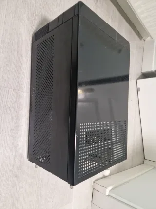 Caja Thermaltake Lanbox Lite Micro ATX