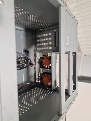 Caja Thermaltake Lanbox Lite Micro ATX