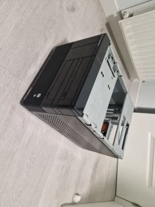 Caja Thermaltake Lanbox Lite Micro ATX