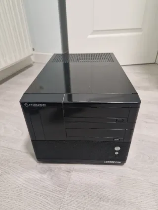 Caja Thermaltake Lanbox Lite Micro ATX