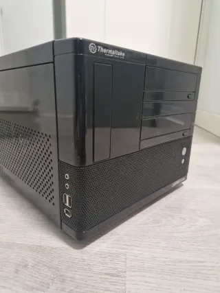 Caja Thermaltake Lanbox Lite Micro ATX