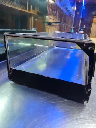 Vitrina expositora para pinchos y comida