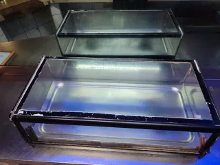 Vitrina expositora para pinchos y comida